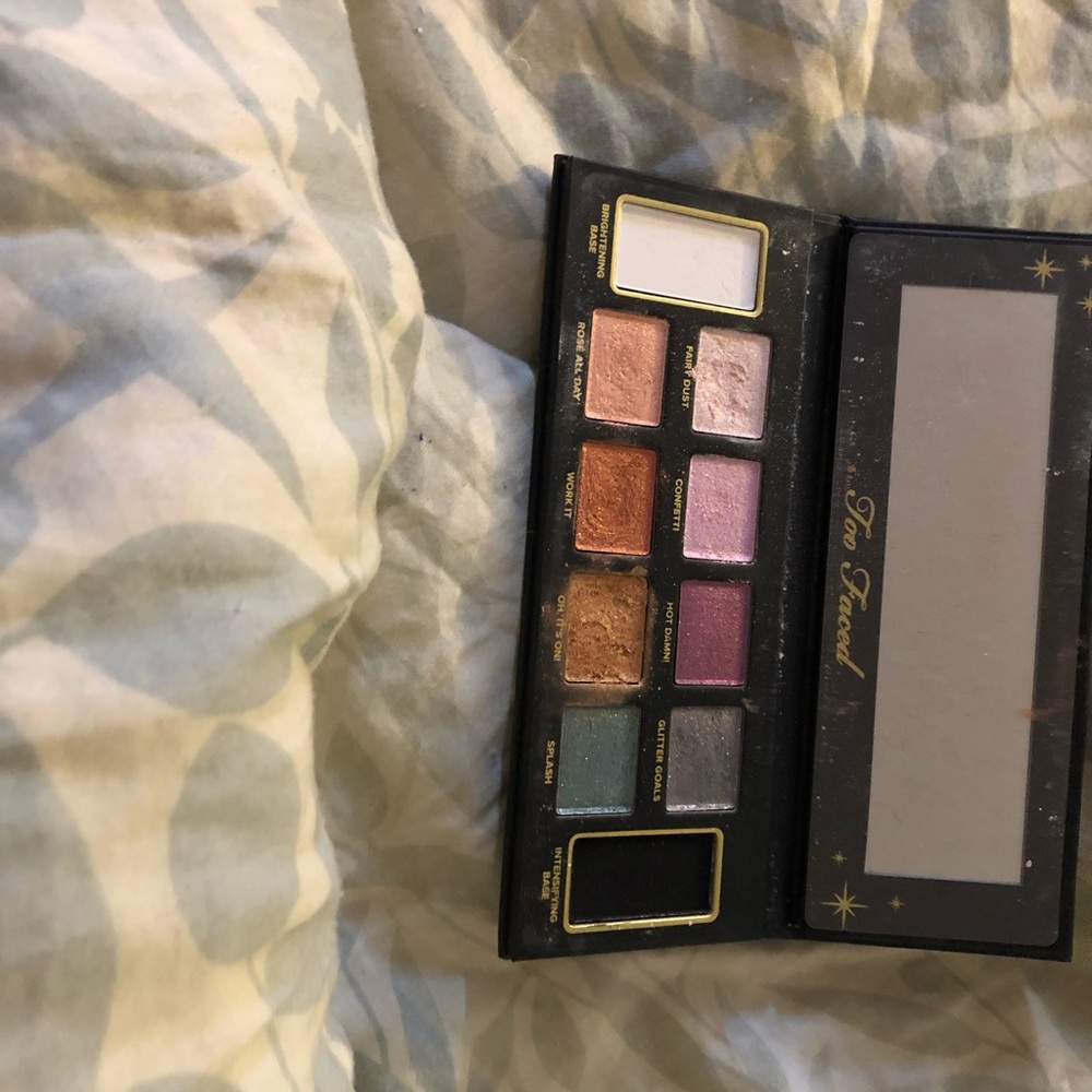 Two faced pallet